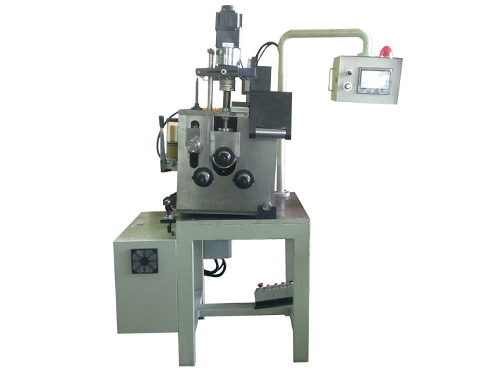 Three-Wheel molding machine